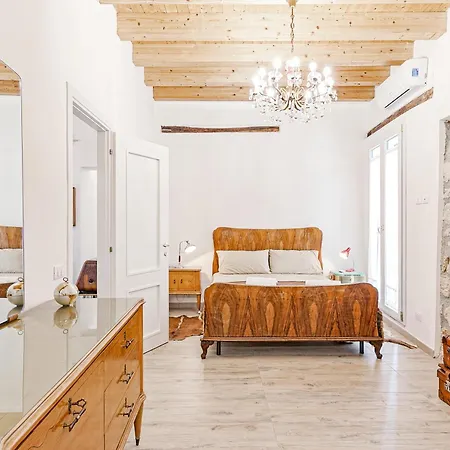Daire Palazzo Dei Normanni Stylish Palermo